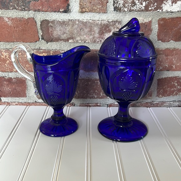 Vintage Metropolitan Museum Of Art (MMA) Sugar and Creamer glass Bowl Set - Picture 1 of 14